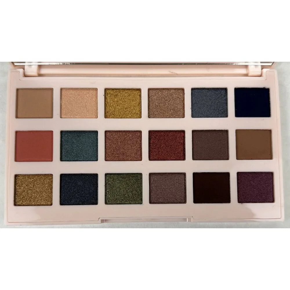 Ciaté London The Editor Palette New England 18-Shades Eyeshadow Palette NEW